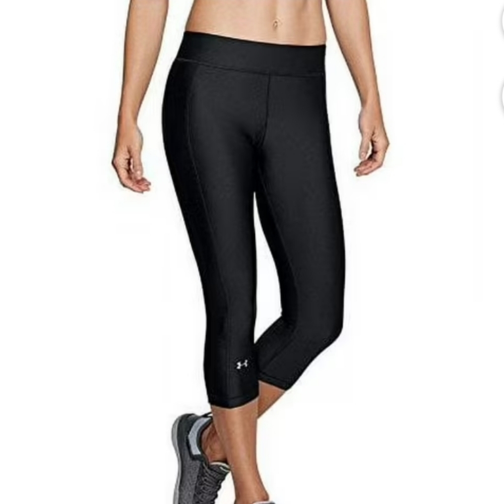 Under Armour Women's HeatGear Armour Capris Leggings, Black Size M